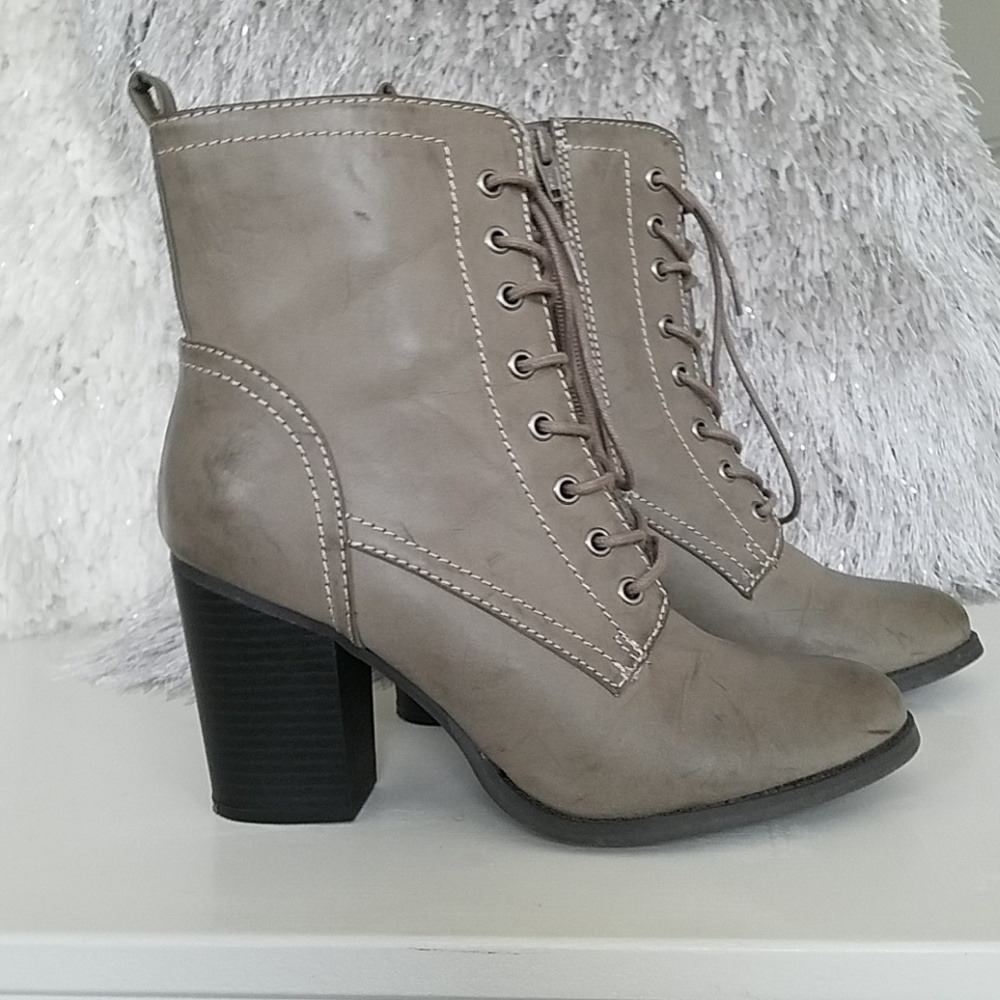 Express Boots - Picture 2 of 4